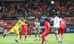 Persija Jakarta Hadapi Persib Bandung di Stadion Segiri: Duel El Clasico Indonesia