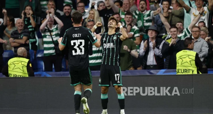 Pertarungan Sengit Celtic dan Rangers di Lapangan Sepak Bola Skotlandia