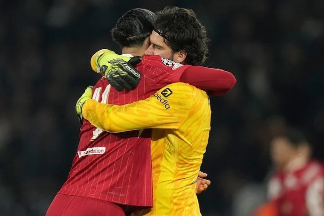 Pertarungan Sengit di Balik Layar: Alisson Becker dan Masa Depan di Liverpool