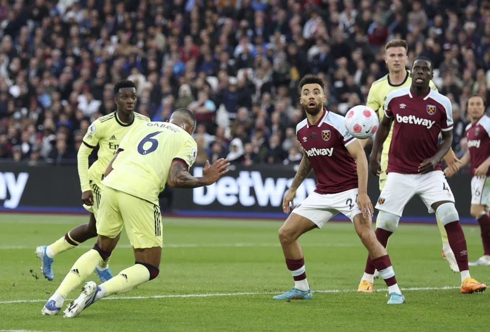 Pertarungan Sengit di Papan Atas: Arsenal Lawan Burnley dan Nasib West Ham