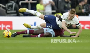 Pertarungan Sengit di Premier League: Tottenham dan West Ham Berjuang Menghindari Degradasi