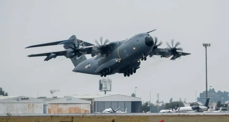 Pesawat Terbang: Dari Airbus A400M Hingga UFO, Berita Terbaru Mengenai Dunia Penerbangan