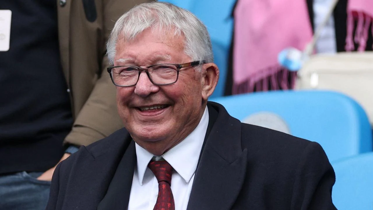Petaka Sir Alex Ferguson: Batal Nonton Derby Manchester United vs Liverpool, Kini Dirawat di Rumah Sakit