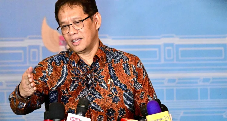 Purbaya Setujui Dana Rp 200 Juta untuk Riset di Danau Toba, Menkeu Purbaya Yudhi Sadewa Mendorong Pengkajian Ulang Daya Dukung Danau Toba