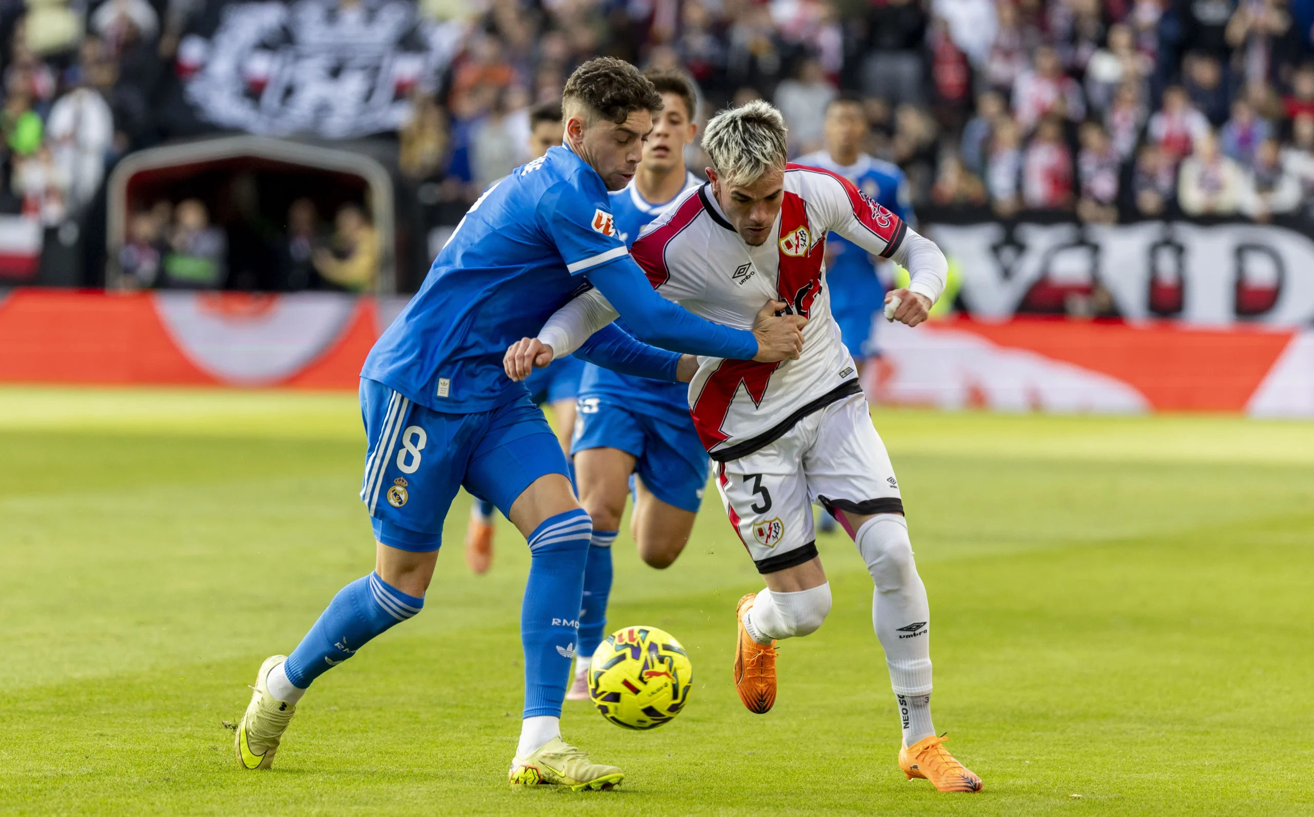 Rayo Vallecano Raih Kemenangan 1-0 atas Strasbourg, Sorotan Bendera Palestina dan Kepahlawanan Pemain