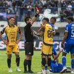 Red Sparks Menggelora: Kontroversi Kartu Merah, Sorotan Karpet Merah, dan Kekhawatiran Fans