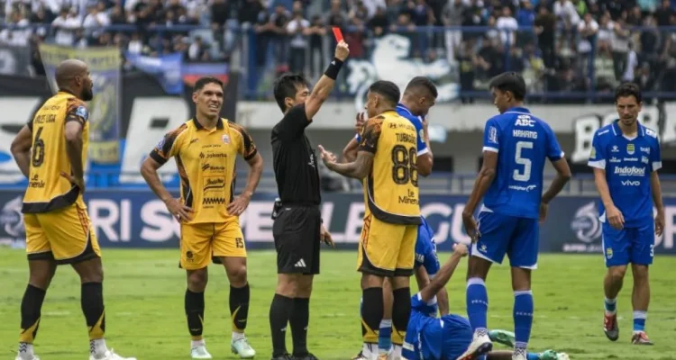 Red Sparks Menggelora: Kontroversi Kartu Merah, Sorotan Karpet Merah, dan Kekhawatiran Fans