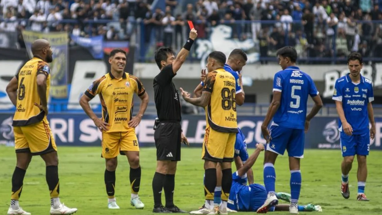 Red Sparks Menggelora: Kontroversi Kartu Merah, Sorotan Karpet Merah, dan Kekhawatiran Fans