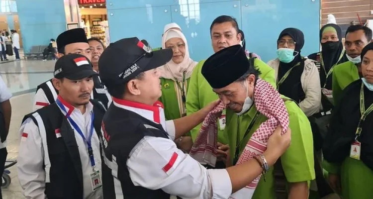 Rombongan Perdana Haji Khusus Indonesia Tiba di Madinah, Program Arbain 8‑10 Hari Dijamin Pengawasan Ketat
