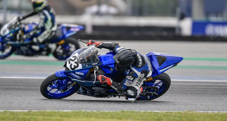 Sabian Fathul Ilmi, Pembalap 13 Tahun Asal Indonesia, Raih Juara di Yamaha R3 BLU CRU Asia‑Pacific di Australia
