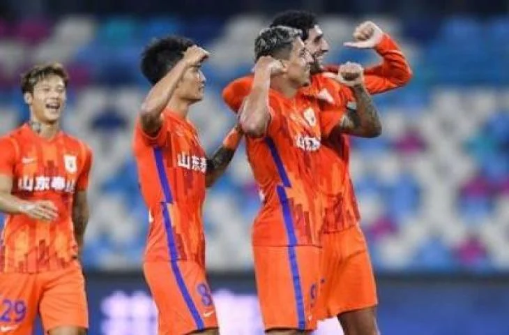 Shandong Taishan Guncang Liga Super China: Kemenangan Dramatis di Tengah Hujan Deras dan Tantangan Fans