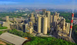 Solusi Bangun Indonesia Catat Laba Naik 111% di Tengah Utilisasi Industri Semen yang Merosot