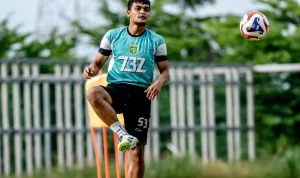 Strategi Taktik Bernardo Tavares: Posisi Baru Mikael Tata Bawa Persebaya Hajar Arema 4-0