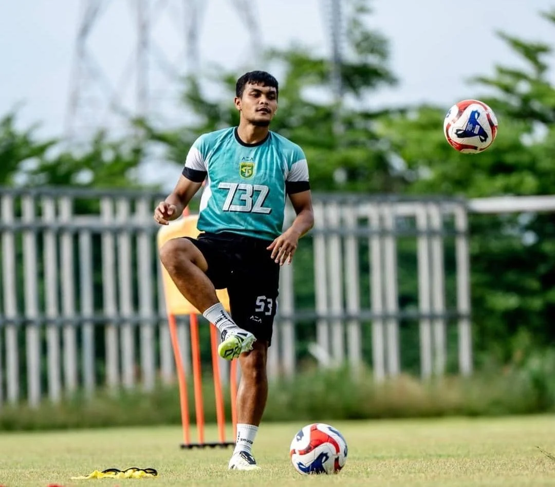 Strategi Taktik Bernardo Tavares: Posisi Baru Mikael Tata Bawa Persebaya Hajar Arema 4-0
