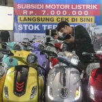 Subsidi Rp5 Juta Dorong Penjualan Motor Listrik: Dampaknya pada Konsumen dan Tagihan Listrik Nasional