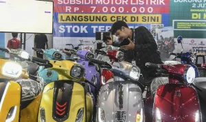 Subsidi Rp5 Juta Dorong Penjualan Motor Listrik: Dampaknya pada Konsumen dan Tagihan Listrik Nasional