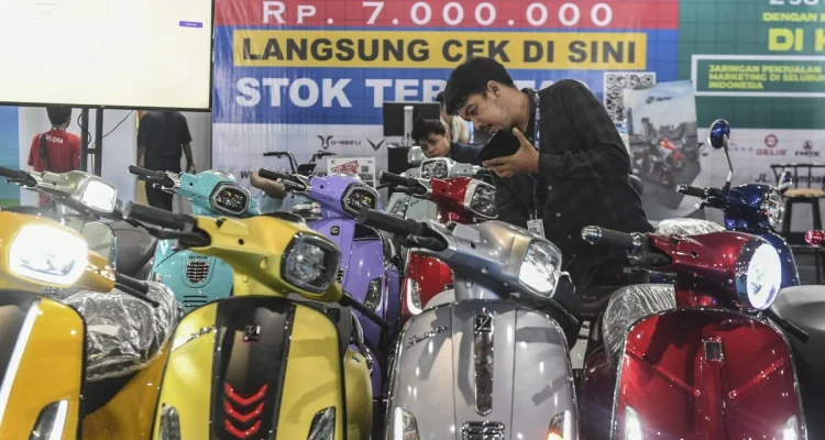 Subsidi Rp5 Juta Dorong Penjualan Motor Listrik: Dampaknya pada Konsumen dan Tagihan Listrik Nasional