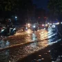 Subuh Penuh Kejutan: Banjir, Asteroid, dan Kemacetan
