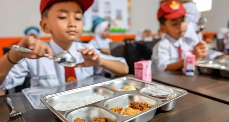 Terungkap! Program Makan Bergizi Gratis Sony Sonjaya Bangun Kepercayaan Tanpa Kontrak, Mengubah Hidup Ratusan Keluarga