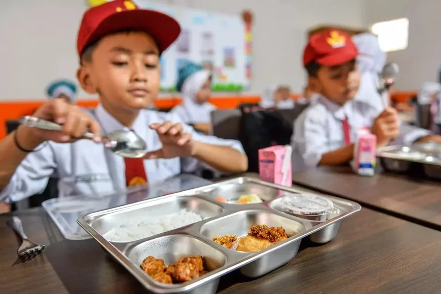 Terungkap! Program Makan Bergizi Gratis Sony Sonjaya Bangun Kepercayaan Tanpa Kontrak, Mengubah Hidup Ratusan Keluarga