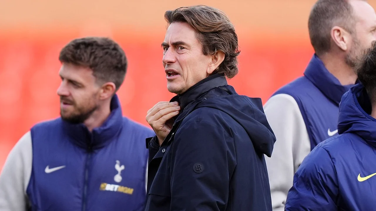 Thomas Frank Dalam Sorotan Setelah Kegagalan di Tottenham, Apakah Masa Depan di Sunderland?