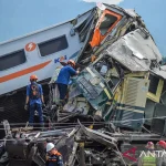 Tragedi Bekasi Timur: 12 Korban Kecelakaan Kereta Masih Dirawat, Polisi Selidiki Penyebab