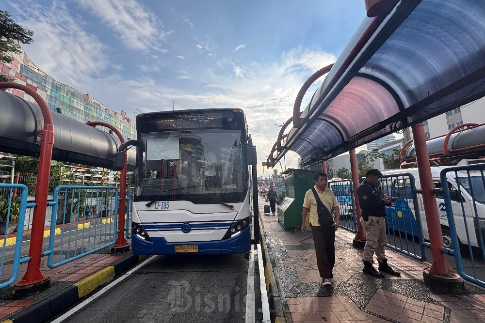 Transjakarta Menghadapi Tantangan Baru dalam Mengatur Lalu Lintas di Jakarta