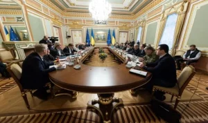 Ukraina dalam Sorotan: Dari Permintaan Amunisi Canggih hingga Upaya Pembersihan Ranjau Darat