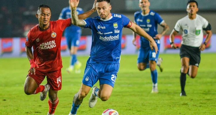 Umuh Muchtar Tegaskan Fokus Persib, Batal Anggap Tuduhan Rasisme pada Marc Klok Sebagai Fakta