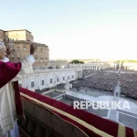 Viral Video: Paus Leo XIV Menolong Pria yang Pingsan di Lapangan St. Peter, Vatikan