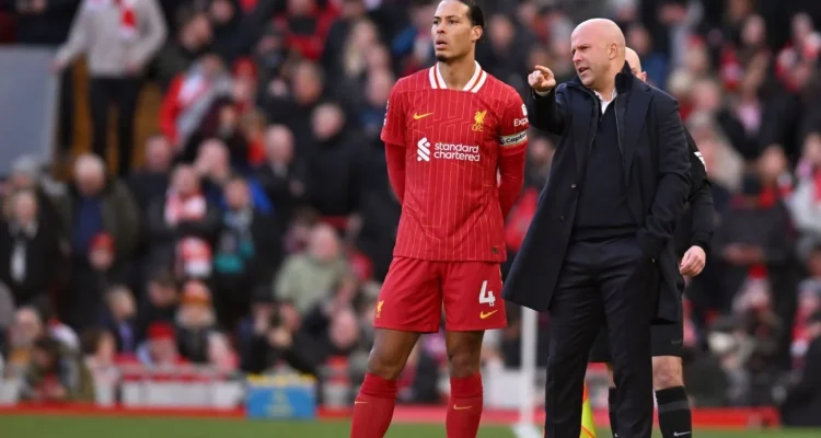 Virgil van Dijk Bentak Musim Liverpool 'Tidak Dapat Diterima' dan Membela Rekan Tim serta Pelatih