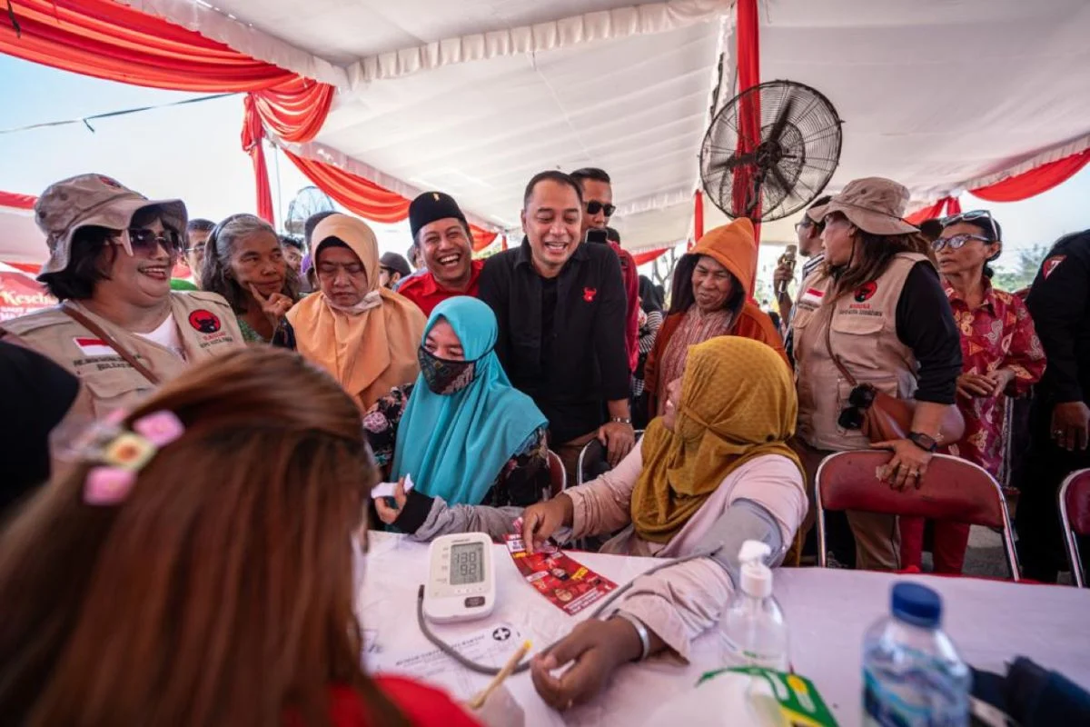 Wali Kota Surabaya Luncurkan Hotline 'Lapor Cak Eri' untuk Menerima Aduan Warga