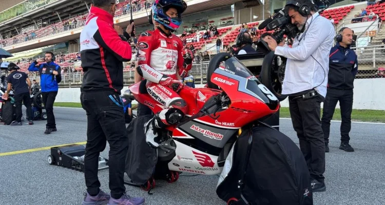 Adrian Fernandez Didiskualifikasi dari Enam Seri Moto3 2026, Veda Ega Pratama Naik ke Peringkat Tiga