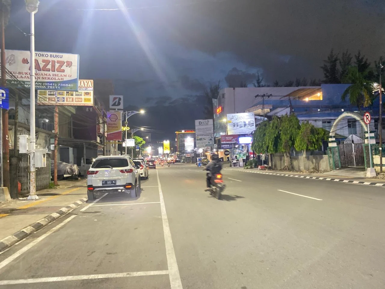 Aturan Kode Jalan yang Terlupakan: Parkir di Jalan pada Malam Hari
