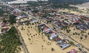 Banjir Melanda Indonesia: Dari Surabaya Hingga Aceh, Upaya Penanggulangan dan Dampaknya