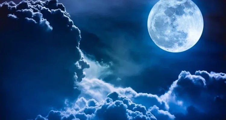 Bulan Biru: Fenomena Langka yang Menginspirasi Kreativitas dan Inovasi