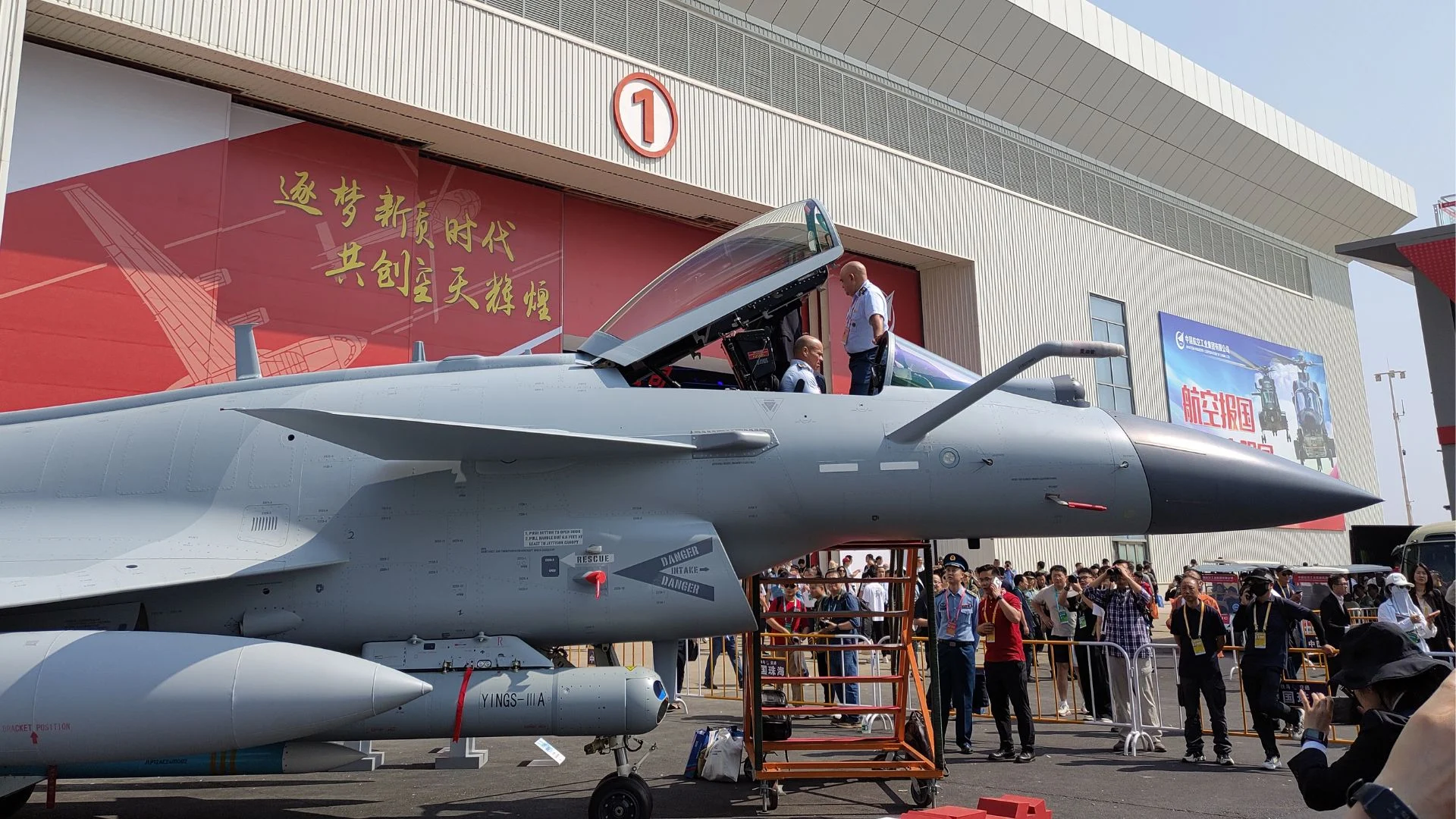 Chengdu J-10: Membuka Wawasan Baru dalam Industri Pertahanan China