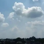 Cuaca Surabaya Hari Ini: Cerah Berawan dengan Potensi Hujan Lebat