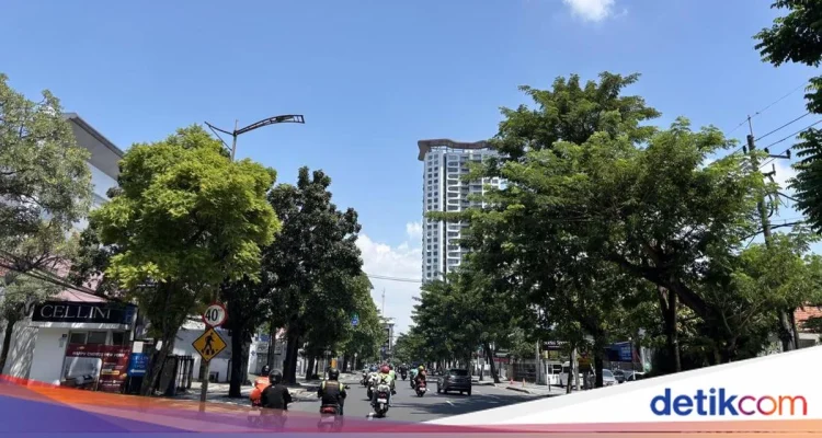 Cuaca Surabaya Hari Ini Cerah, Suhu Mencapai 33 Derajat Celsius