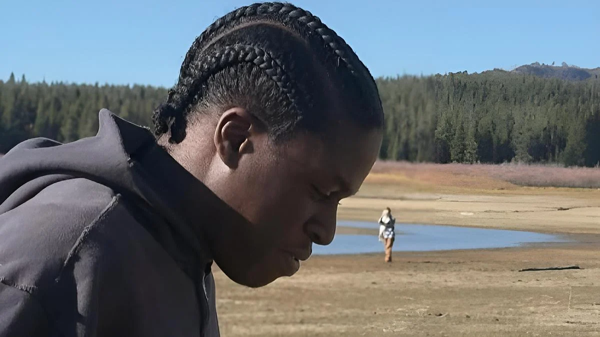 Daniel Caesar dan Berita Terkini Lainnya: Dari Imigrasi hingga Persalinan Selebriti