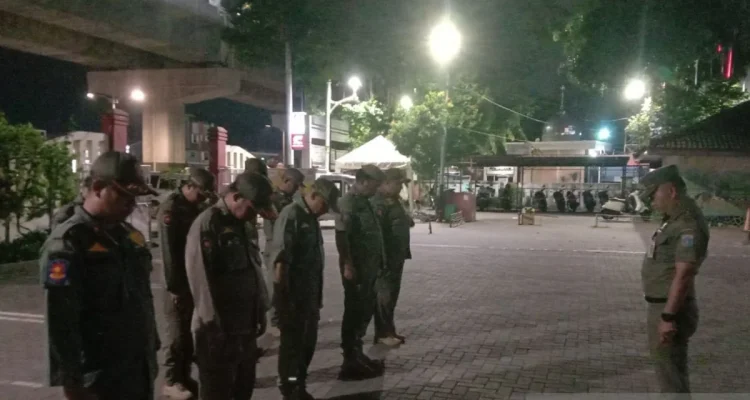 Demo dan Perayaan di Berbagai Daerah: Warga Margadana Tolak Tempat Hiburan Malam, Jalan Sudirman Bogor Ditutup Total