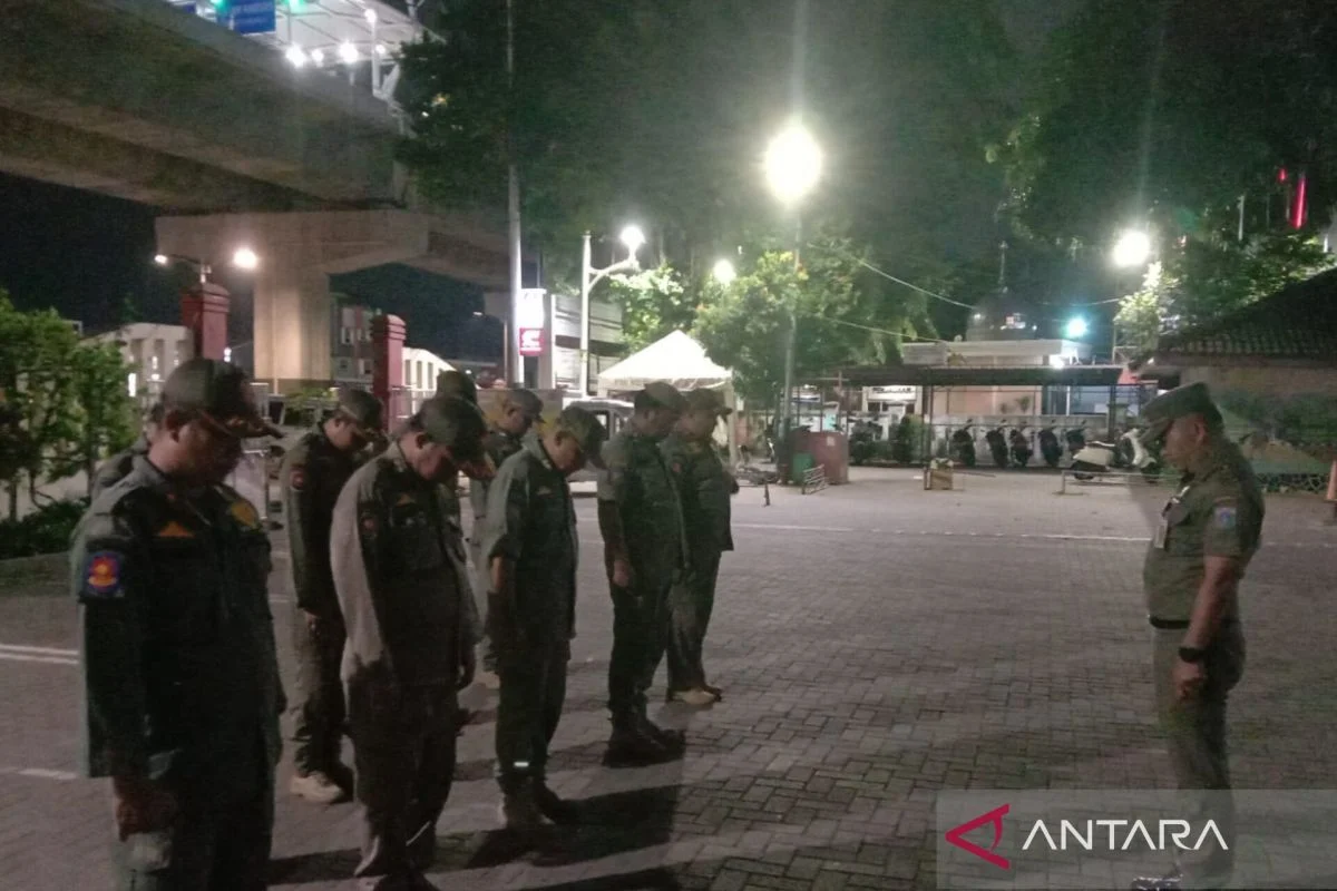 Demo dan Perayaan di Berbagai Daerah: Warga Margadana Tolak Tempat Hiburan Malam, Jalan Sudirman Bogor Ditutup Total