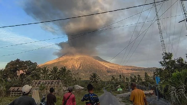 Gempa dan Erupsi Gunung Lewotobi Laki-Laki, Ini Update Terbaru Bencana Alam di Indonesia