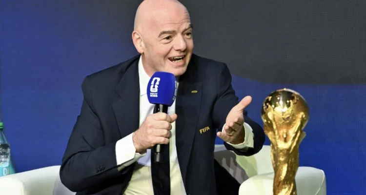 Gianni Infantino: Dari Penghargaan di Kosovo Hingga Kontroversi Jeda Hidrasi di Piala Dunia