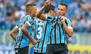Gremio Berusaha Menjaga Pemain Bintangnya, Willian dan Arthur Melo