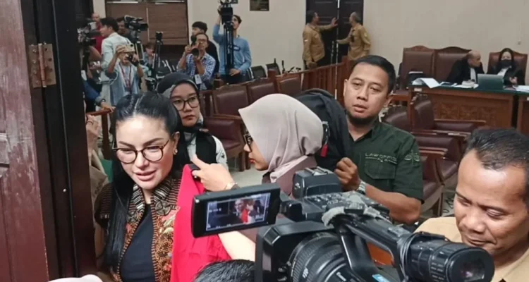 Gugatan Nikita Mirzani Ditolak, Sengketa Hukum Terus Berlanjut
