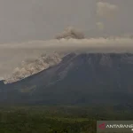 Gunung Semeru Meletus Tiga Kali, Warga Diminta Waspada