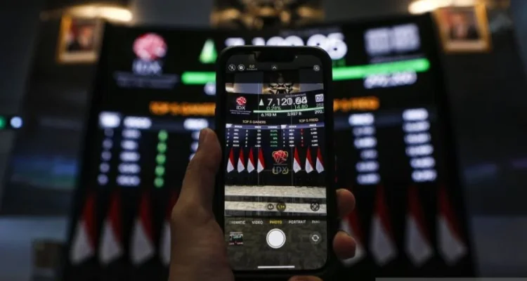 IHSG Melemah Dipicu Kombinasi Sentimen Domestik dan Global