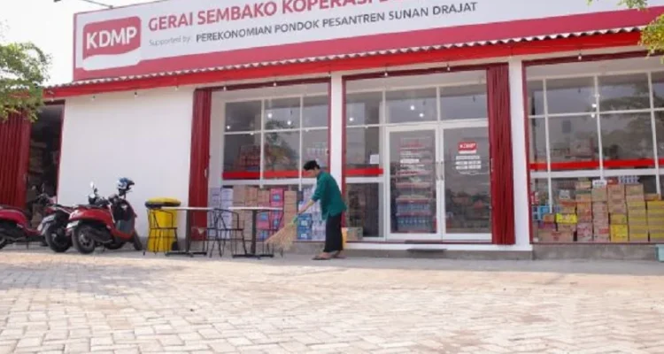 Indomaret Tutup: Apakah Koperasi Desa Merah Putih Mengancam Ritel Modern?