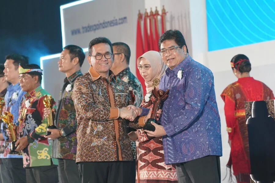 Institut Teknologi Bandung Raih Penghargaan dan Menggelar Festival Bisnis, Sementara Industri Otomotif Nasional Menghadapi Tantangan